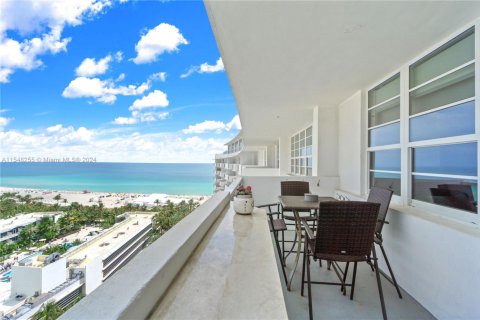 Copropriété à louer à Miami Beach, Floride: 1 chambre, 76.18 m2 № 1729840 - photo 1