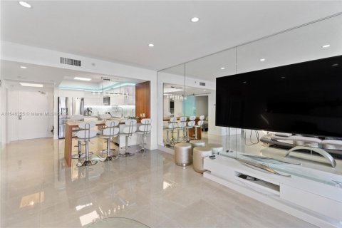 Copropriété à louer à Miami Beach, Floride: 1 chambre, 76.18 m2 № 1729840 - photo 4