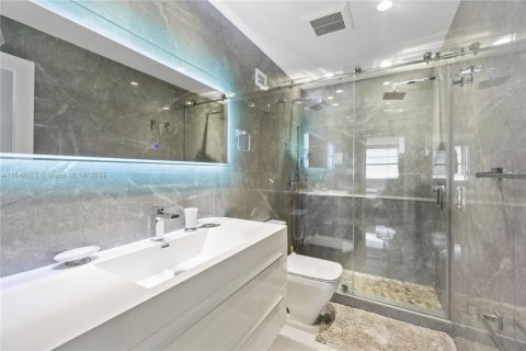 Copropriété à louer à Miami Beach, Floride: 1 chambre, 76.18 m2 № 1729840 - photo 17