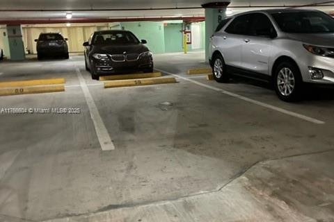 Condominio en venta en Miami, Florida, 2 dormitorios, 108.14 m2 № 1985535 - foto 13