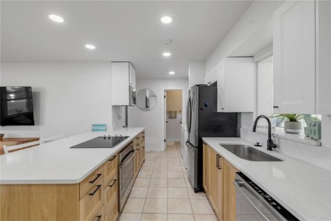 House in New Smyrna Beach, Florida 2 bedrooms, 109.16 sq.m. № 1873915 - photo 15
