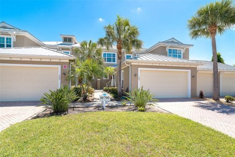 House in Englewood, Florida 3 bedrooms, 191.94 sq.m. № 2103120