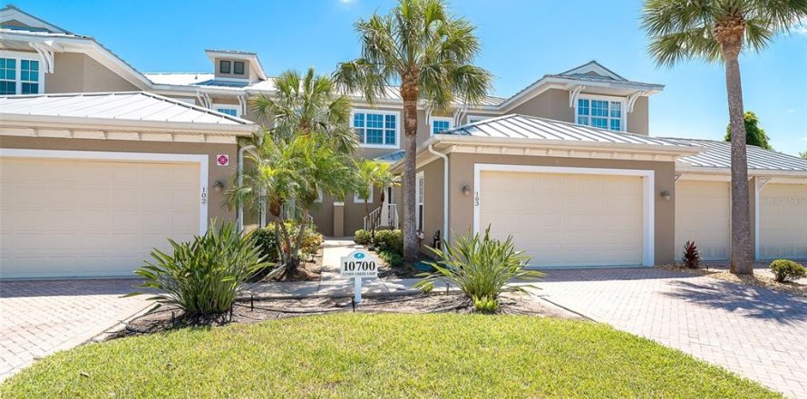 House in Englewood, Florida 3 bedrooms, 191.94 sq.m. № 2103120