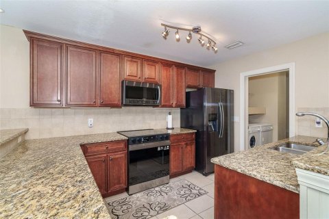 House in Englewood, Florida 3 bedrooms, 191.94 sq.m. № 2103120 - photo 17