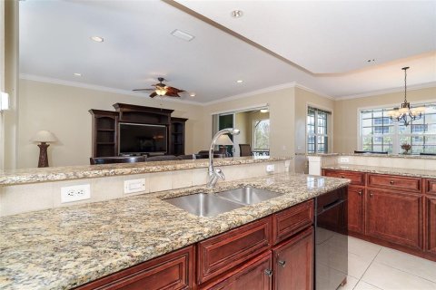 House in Englewood, Florida 3 bedrooms, 191.94 sq.m. № 2103120 - photo 18