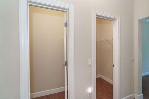 House in Englewood, Florida 3 bedrooms, 191.94 sq.m. № 2103120 - photo 30