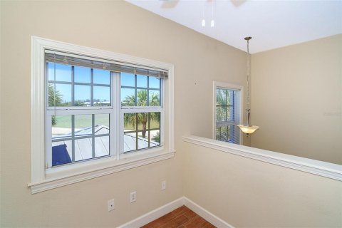 House in Englewood, Florida 3 bedrooms, 191.94 sq.m. № 2103120 - photo 26
