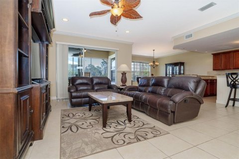 House in Englewood, Florida 3 bedrooms, 191.94 sq.m. № 2103120 - photo 10