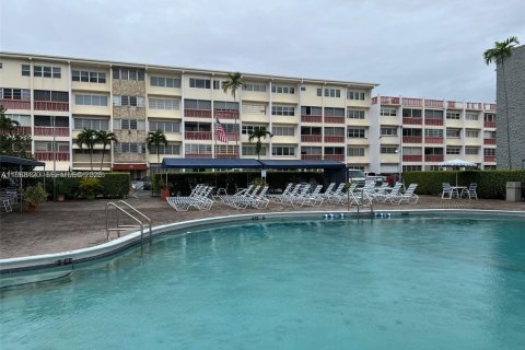 Condo à Hallandale Beach, Floride, 1 chambre  № 2153757