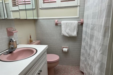 Copropriété à louer à Hallandale Beach, Floride: 1 chambre № 2153757 - photo 10