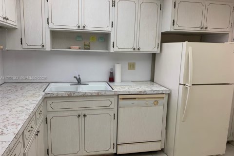 Copropriété à louer à Hallandale Beach, Floride: 1 chambre № 2153757 - photo 12