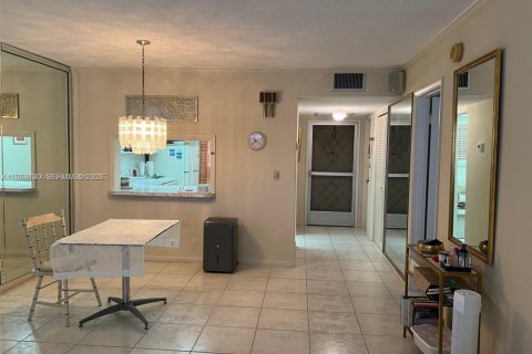 Copropriété à louer à Hallandale Beach, Floride: 1 chambre № 2153757 - photo 4
