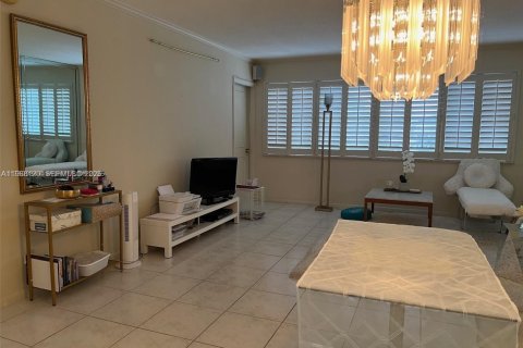 Copropriété à louer à Hallandale Beach, Floride: 1 chambre № 2153757 - photo 3