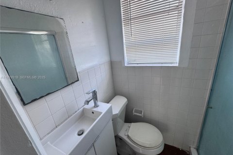 Casa en alquiler en Miami, Florida, 1 dormitorio, 55.74 m2 № 1990185 - foto 8