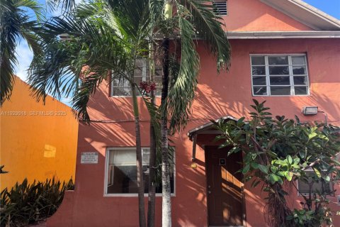 Casa en alquiler en Miami, Florida, 1 dormitorio, 55.74 m2 № 1990185 - foto 2