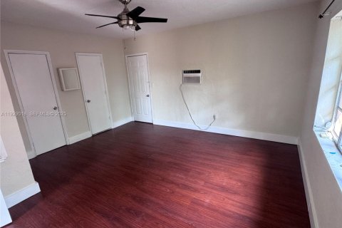 Casa en alquiler en Miami, Florida, 1 dormitorio, 55.74 m2 № 1990185 - foto 7