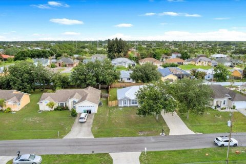 Casa en venta en Port St. Lucie, Florida, 4 dormitorios, 207.73 m2 № 2191124 - foto 9