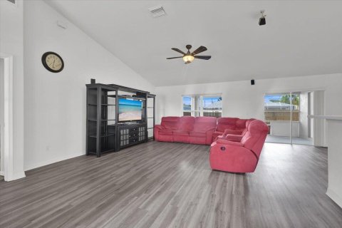 Casa en venta en Port St. Lucie, Florida, 4 dormitorios, 207.73 m2 № 2191124 - foto 20