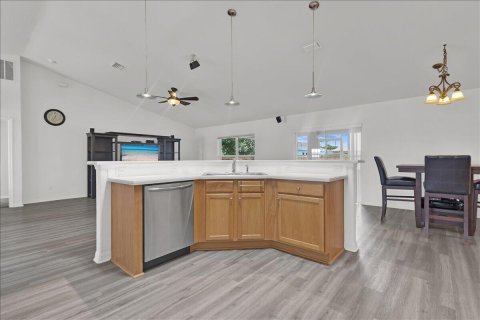 Casa en venta en Port St. Lucie, Florida, 4 dormitorios, 207.73 m2 № 2191124 - foto 30