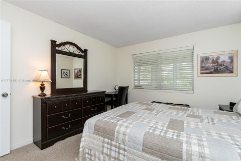 Condo in Deerfield Beach, Florida, 2 bedrooms  № 1868494 - photo 13