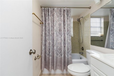 Condo in Deerfield Beach, Florida, 2 bedrooms  № 1868494 - photo 20