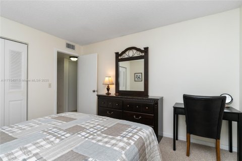 Condo in Deerfield Beach, Florida, 2 bedrooms  № 1868494 - photo 14