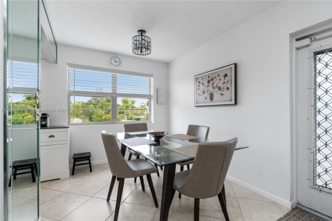 Condo in Deerfield Beach, Florida, 2 bedrooms  № 1868494 - photo 6