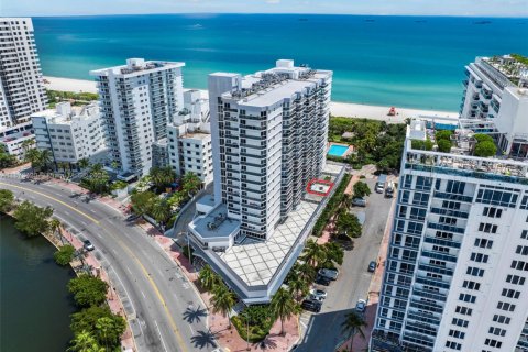 Condo à Miami Beach, Floride, 1 chambre  № 2038817