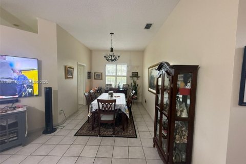 Villa ou maison à vendre à Homestead, Floride: 4 chambres, 168.62 m2 № 1990187 - photo 17