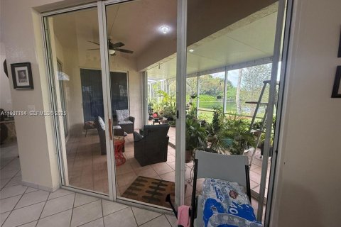 Villa ou maison à vendre à Homestead, Floride: 4 chambres, 168.62 m2 № 1990187 - photo 11