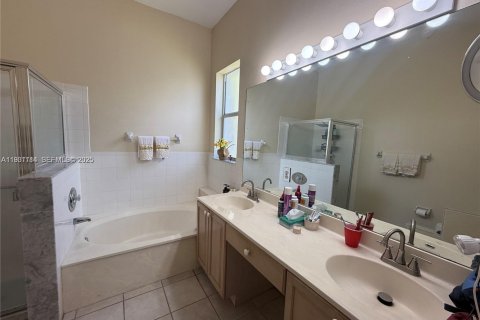 Villa ou maison à vendre à Homestead, Floride: 4 chambres, 168.62 m2 № 1990187 - photo 25