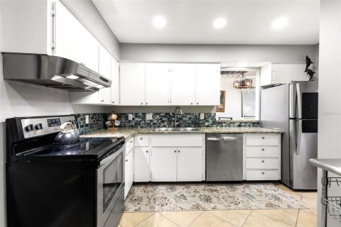 Condo in Sarasota, Florida, 2 bedrooms  № 1589631 - photo 2