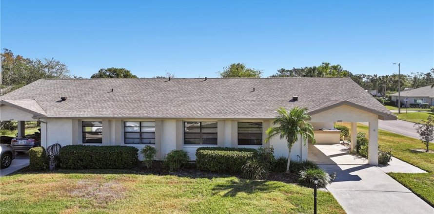 Condominio en Sun City Center, Florida, 2 dormitorios № 1564624