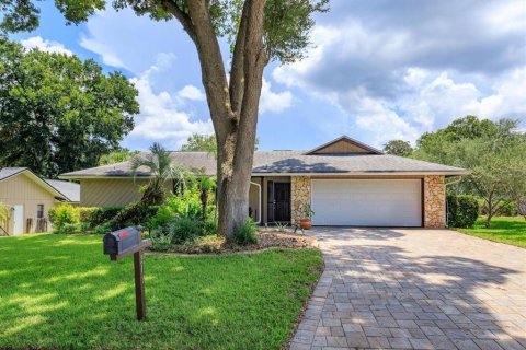 House in Longwood, Florida 4 bedrooms, 183.39 sq.m. № 2231178