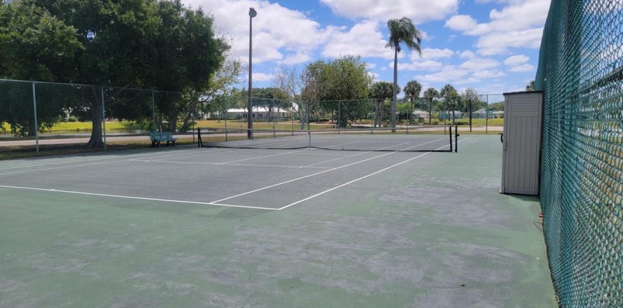 Condominio en Fort Pierce, Florida, 2 dormitorios № 1127983