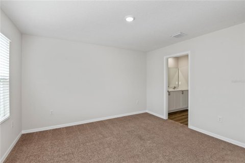 House in Dade City, Florida 3 bedrooms, 142.51 sq.m. № 2237560 - photo 4