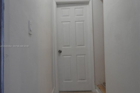 Commercial property in Miami, Florida 2 bedrooms, 121.79 sq.m. № 2086631 - photo 8