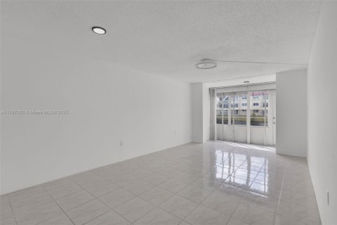 Condominio en venta en Sunrise, Florida, 1 dormitorio, 59.46 m2 № 1863784 - foto 4