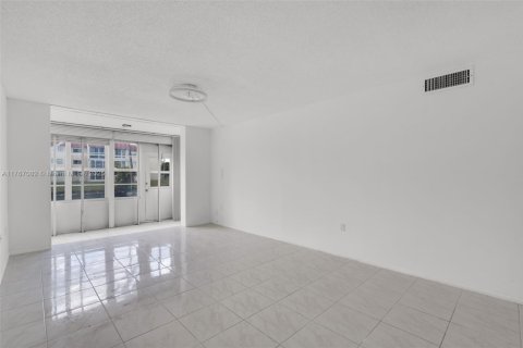 Condominio en venta en Sunrise, Florida, 1 dormitorio, 59.46 m2 № 1863784 - foto 5