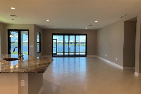Villa ou maison à louer à Port St. Lucie, Floride: 3 chambres, 219.06 m2 № 2085354 - photo 4