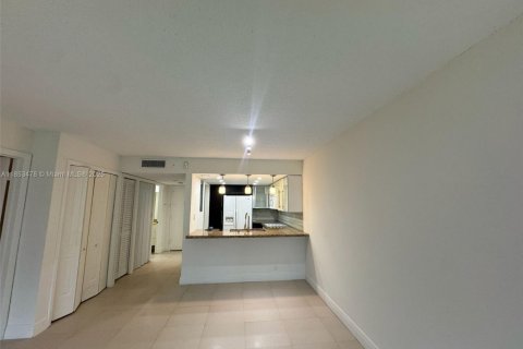 Condo in Weston, Florida, 1 bedroom  № 1922259 - photo 6