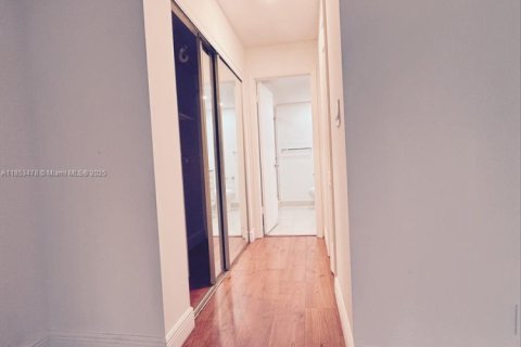 Condo in Weston, Florida, 1 bedroom  № 1922259 - photo 4