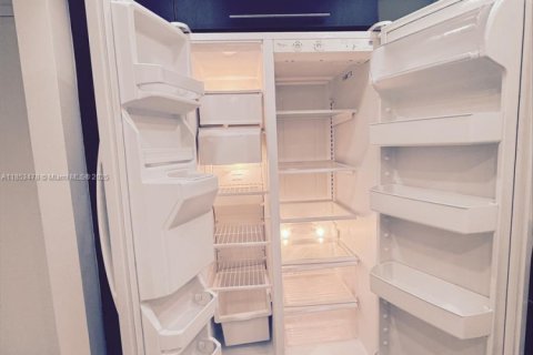 Condo in Weston, Florida, 1 bedroom  № 1922259 - photo 3