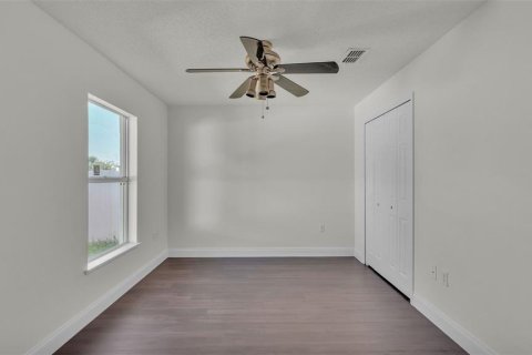 Casa en venta en Winter Haven, Florida, 4 dormitorios, 162.58 m2 № 1829392 - foto 29