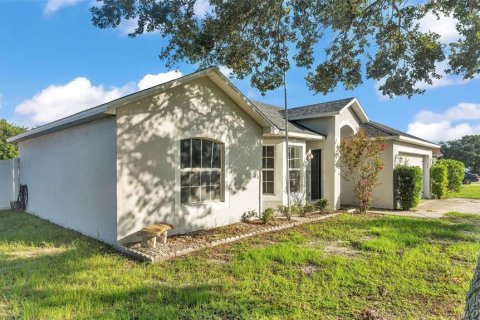 Casa en venta en Winter Haven, Florida, 4 dormitorios, 162.58 m2 № 1829392 - foto 3