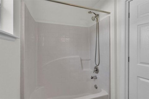 Casa en venta en Winter Haven, Florida, 4 dormitorios, 162.58 m2 № 1829392 - foto 25