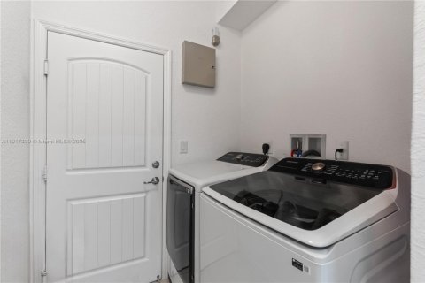 Купить виллу или дом в Майами, Флорида 8 комнат, 195.75м2, № 1972914 - фото 28