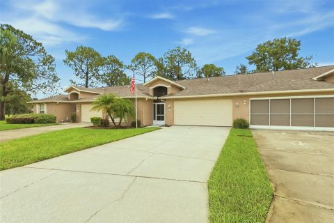 House in New Port Richey, Florida 2 bedrooms, 143.35 sq.m. № 2203406 - photo 3
