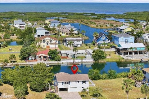 Villa ou maison à Hernando Beach, Floride 2 chambres, 101.45 m2 № 2107364