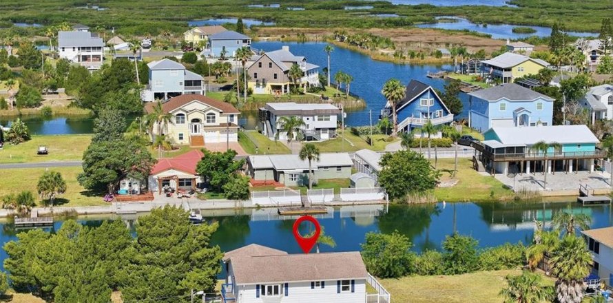 Casa en Hernando Beach, Florida 2 dormitorios, 101.45 m2 № 2107364